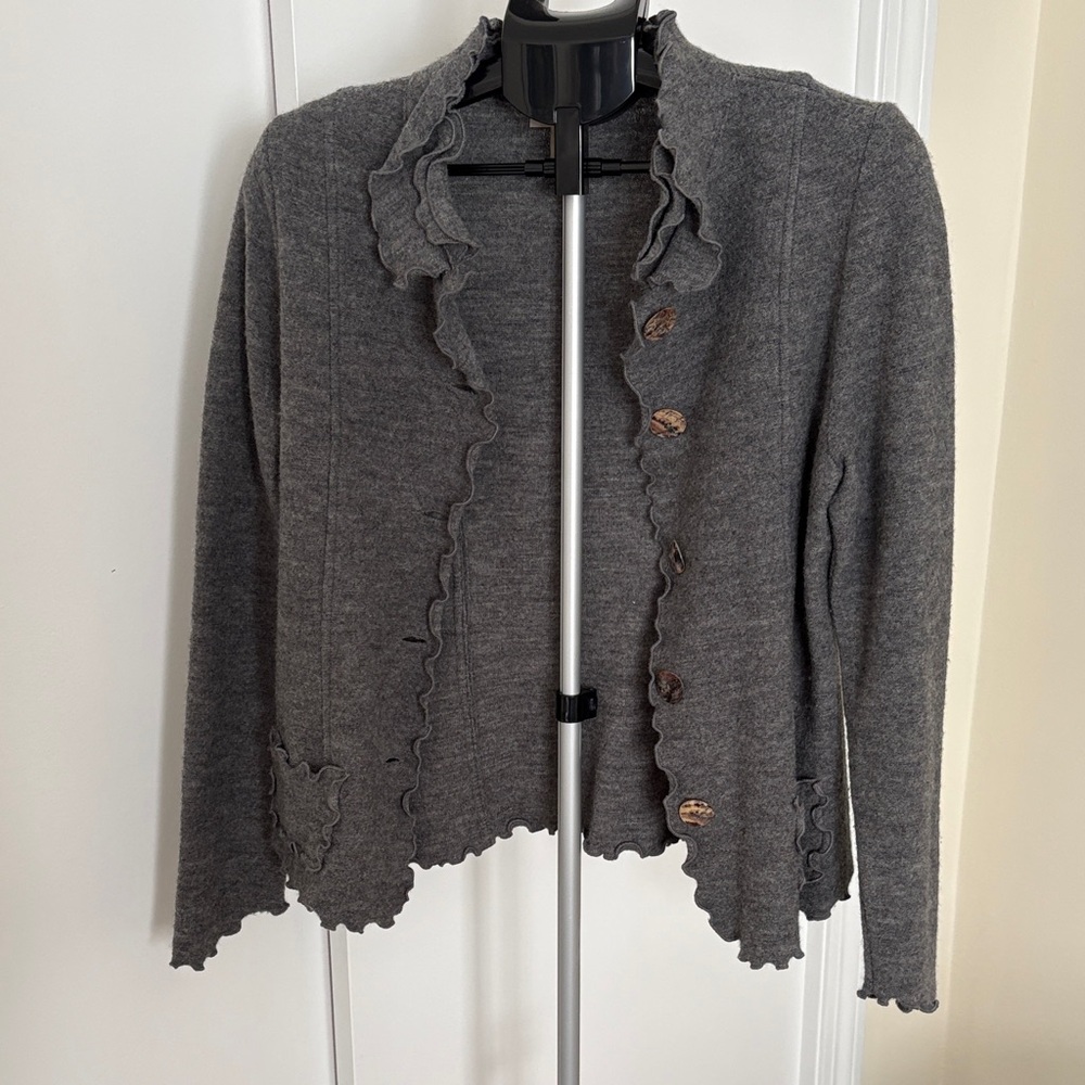 Unique Gray Wool Ruffled Women's Sweater - Picture 9 of 9